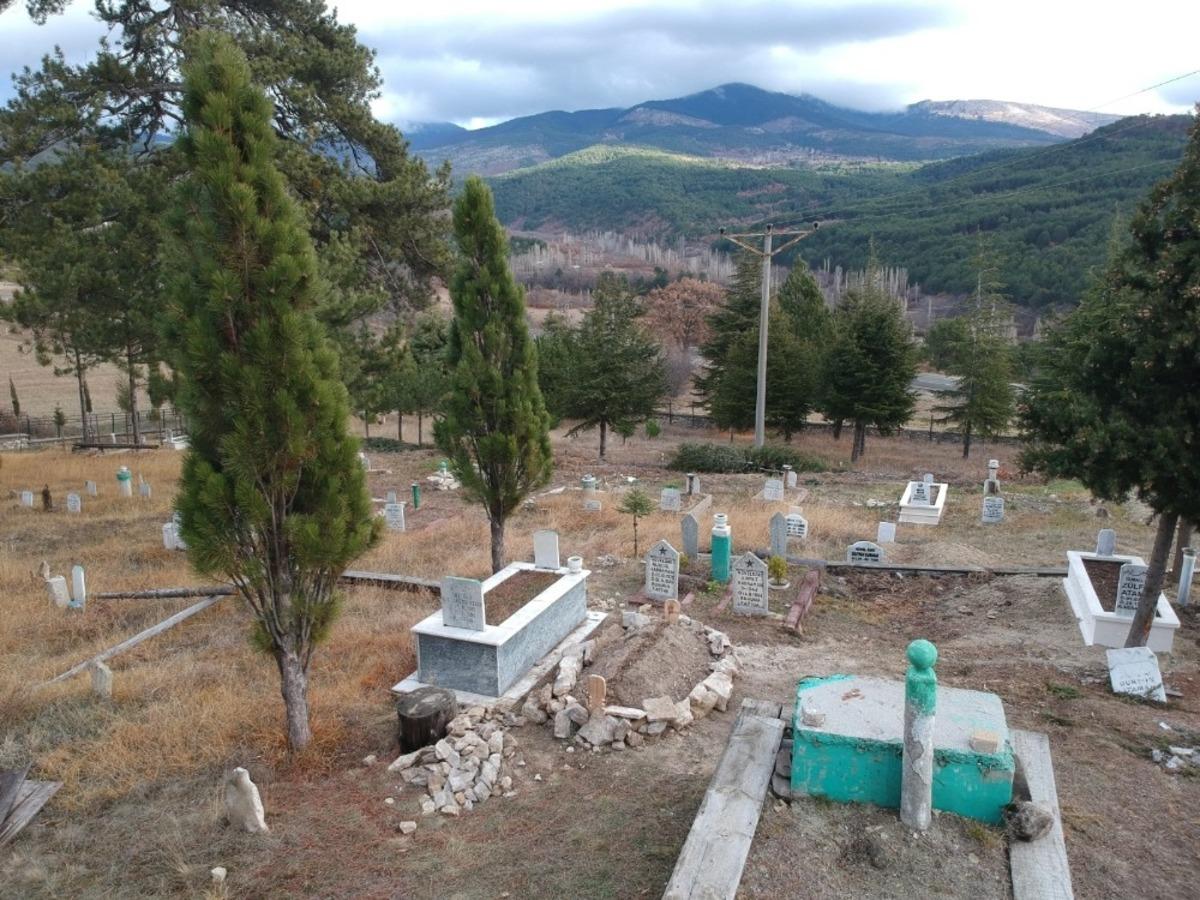 Emekli Orman Muhafaza Memuru, g&ouml;rev yaptığı k&ouml;yde defnedildi