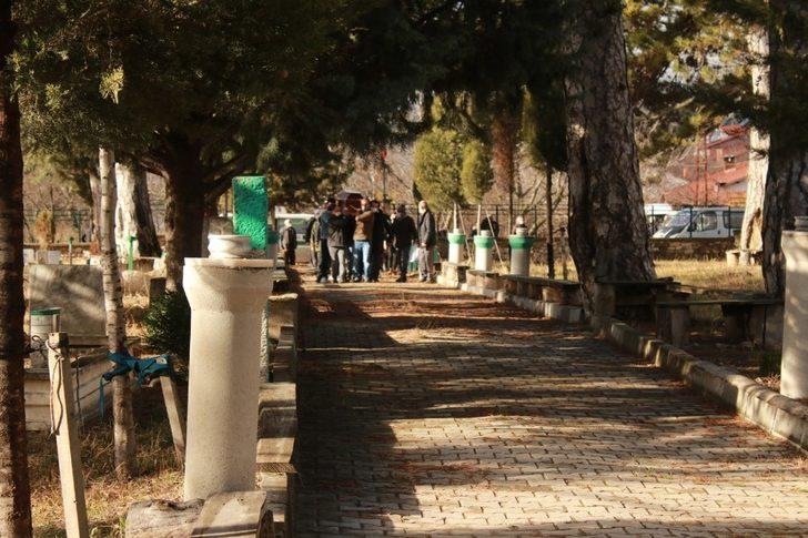 Emekli Orman Muhafaza Memuru, görev yaptığı köyde defnedildi G2