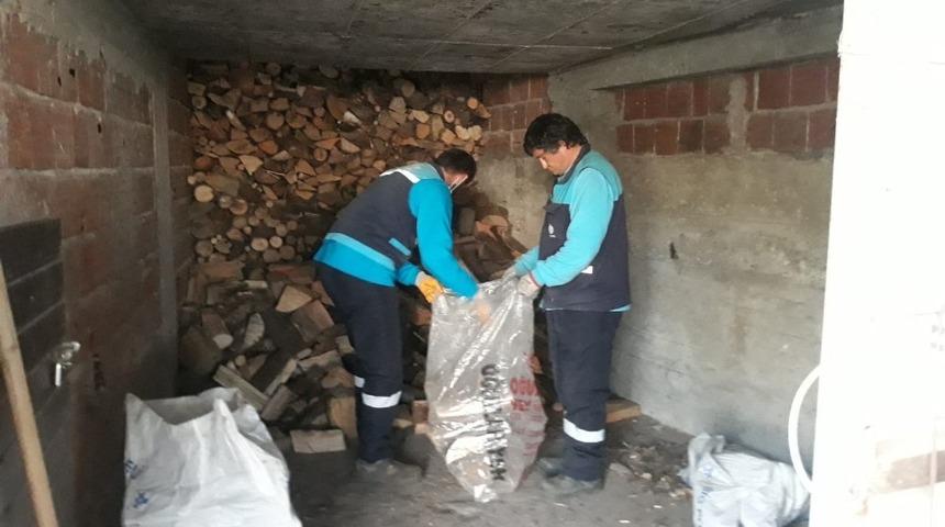 Başiskele’de ihtiyaç sahiplerine yakacak odun yardımı