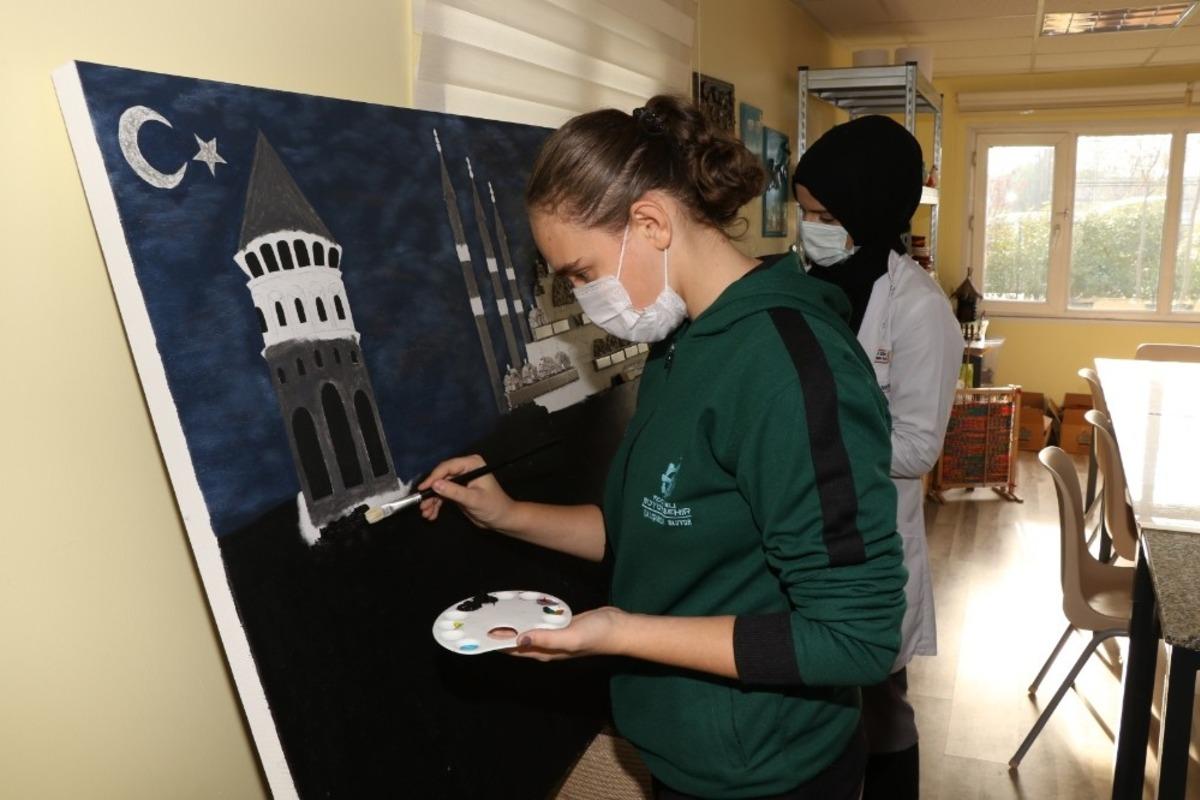 Engelli bireylere korona vir&uuml;s &ouml;nlemleri alınarak y&uuml;z y&uuml;ze eğitim veriliyor