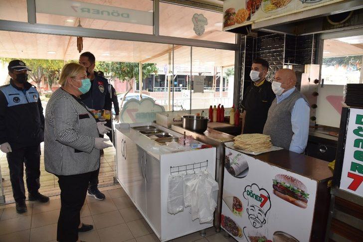 Ceyhan’da fırın ve market çalışanlarına maske dağıtıldı G3