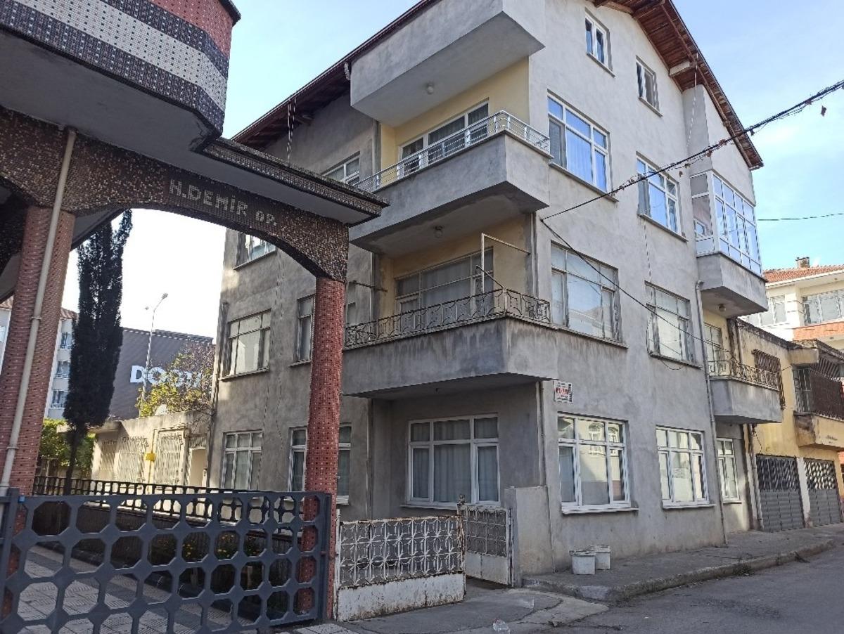 Hırsızlar, girdikleri dairelerden elleri boş ayrıldı