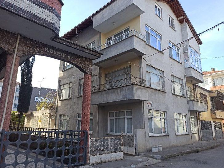 Hırsızlar, girdikleri dairelerden elleri boş ayrıldı G1