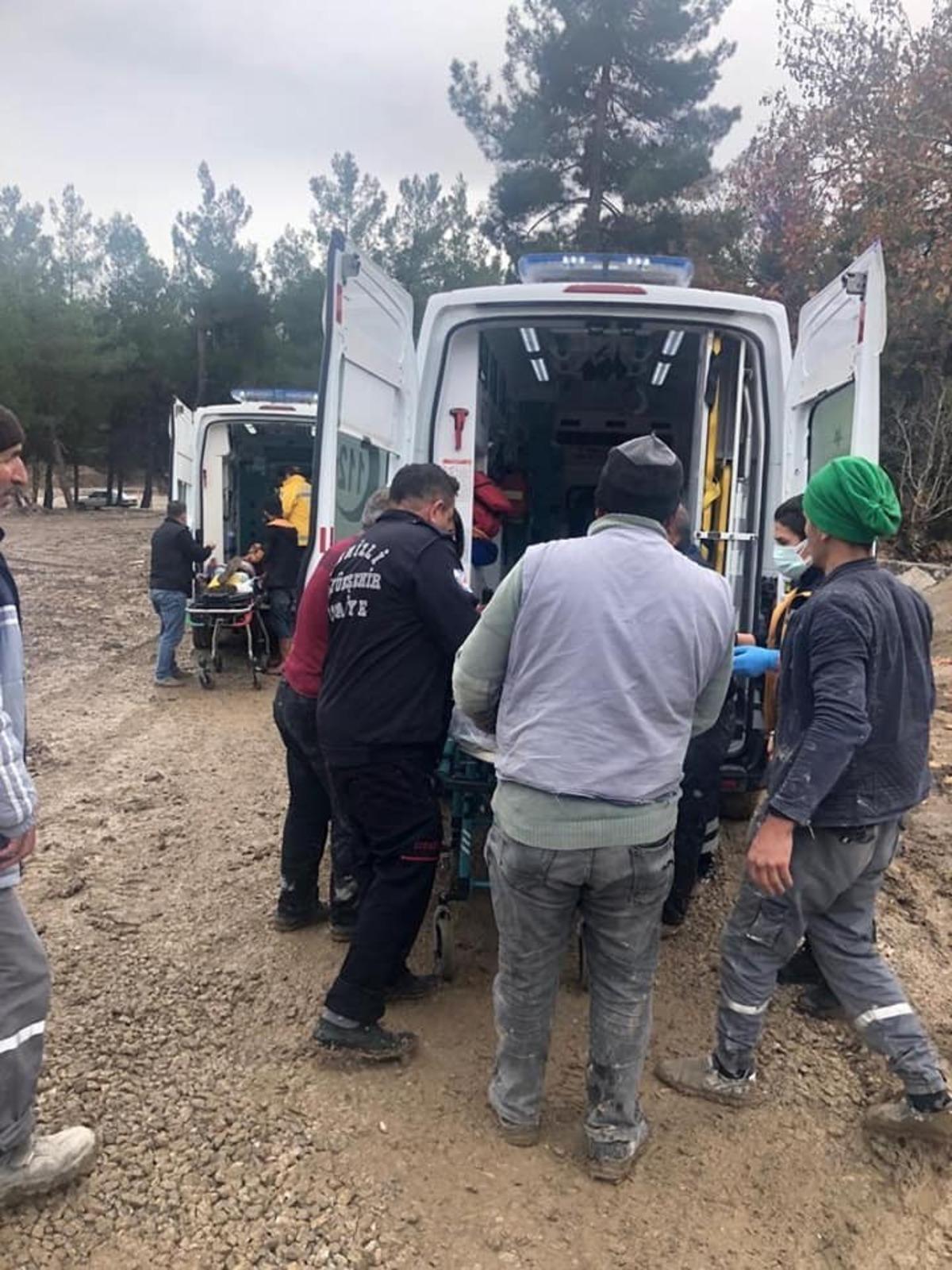 Su &ccedil;ektirmek i&ccedil;in &ccedil;ukura inen 3 iş&ccedil;i zehirlenerek &ouml;ld&uuml;