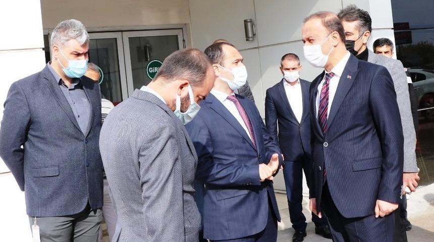 Korona vir&uuml;s hastalarına hizmet verecek hastanede inceleme