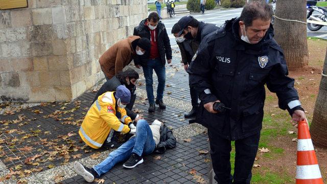 Herkesin gözü önünde intihar girişiminde bulundu