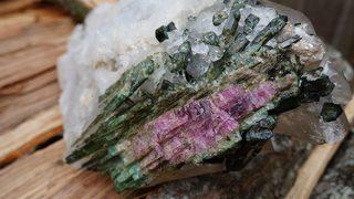 Bor nedir nerelerde kullanılır? Türkiye'nin nerelerinde bor çıkarılır?