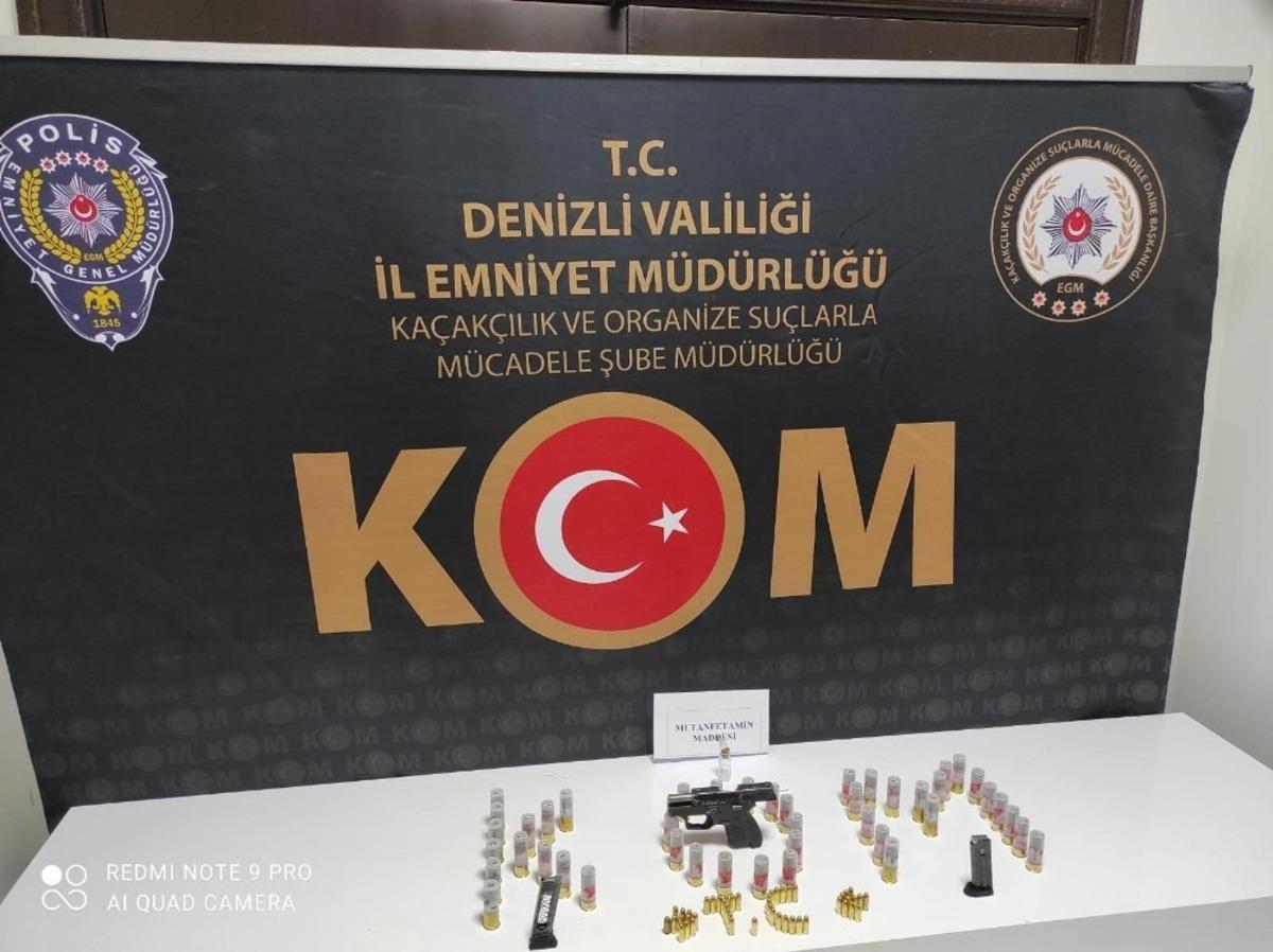 Silah ka&ccedil;ak&ccedil;ılığı operasyonunda 4 şahıs yakalandı