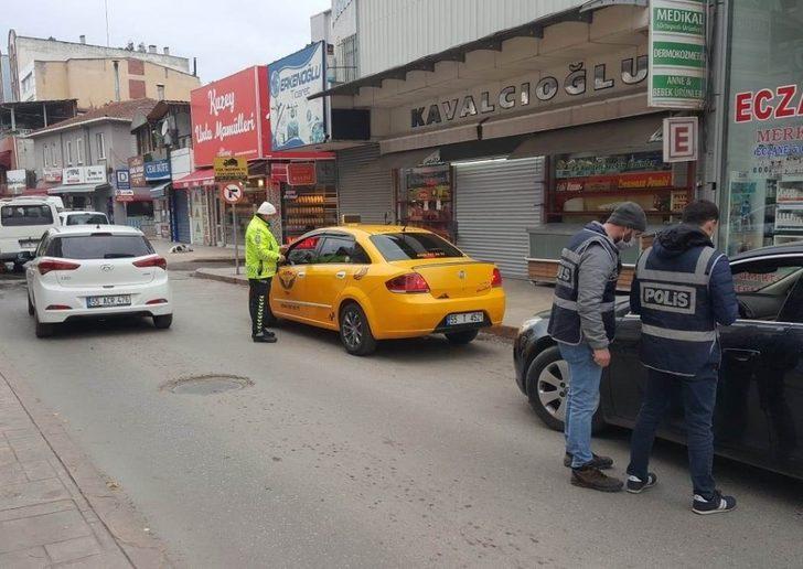 Bafra’da kısıtlamalara uymayan 37 şahsa 66 bin 633 lira para cezası G3