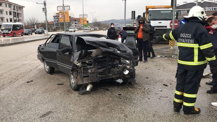Düzce'de zincirleme trafik kazası: 3 yaralı G2