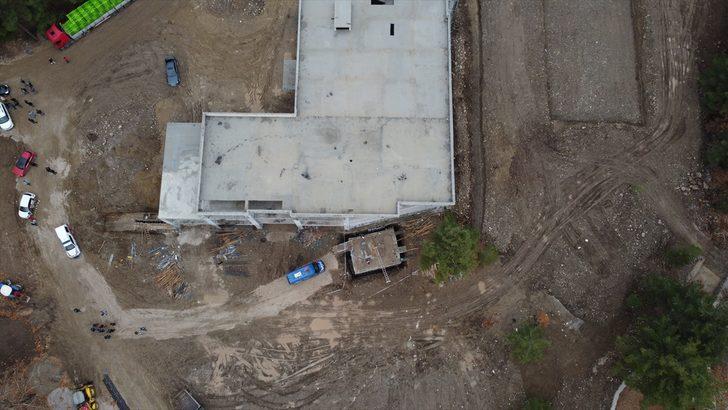 GÜNCELLEME - Fosseptikteki suyun tahliyesi sırasında pompanın egzozundan zehirlenen 8 işçiden 3'ü öldü G1