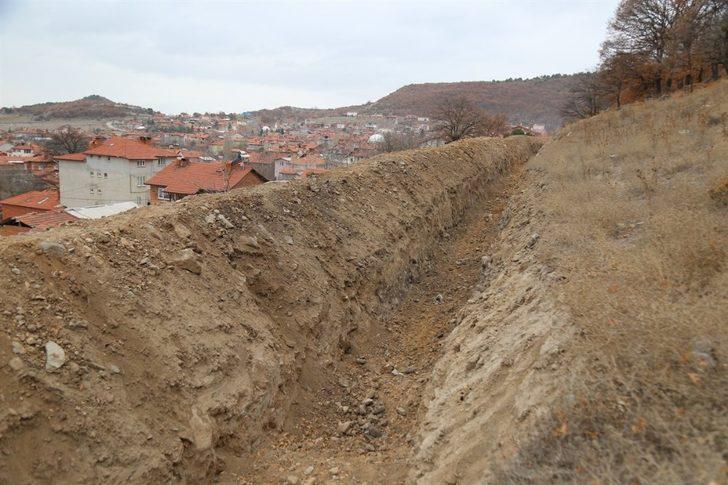 Köydeki kaya düşme tehlikesi ortadan kaldırıldı G5