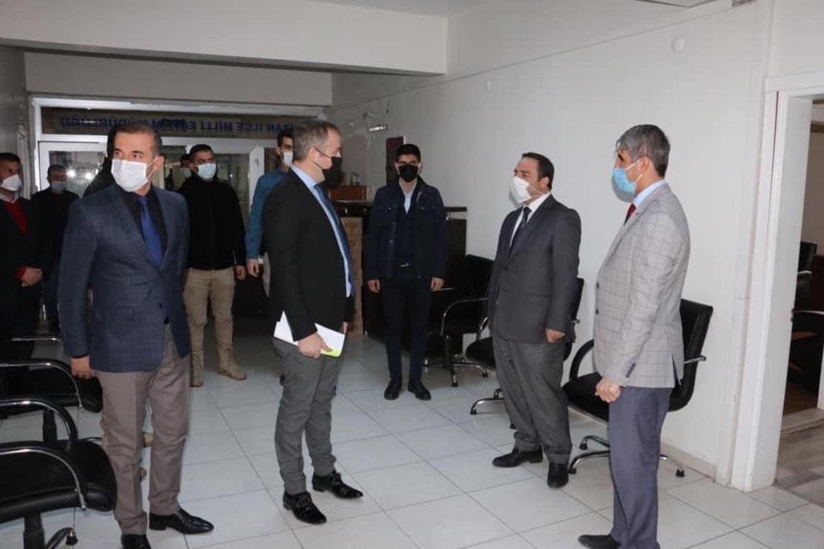 Hizan Kaymakamı Yelek&rsquo;ten İl&ccedil;e Milli Eğitim M&uuml;d&uuml;rl&uuml;ğ&uuml;&rsquo;ne ziyaret