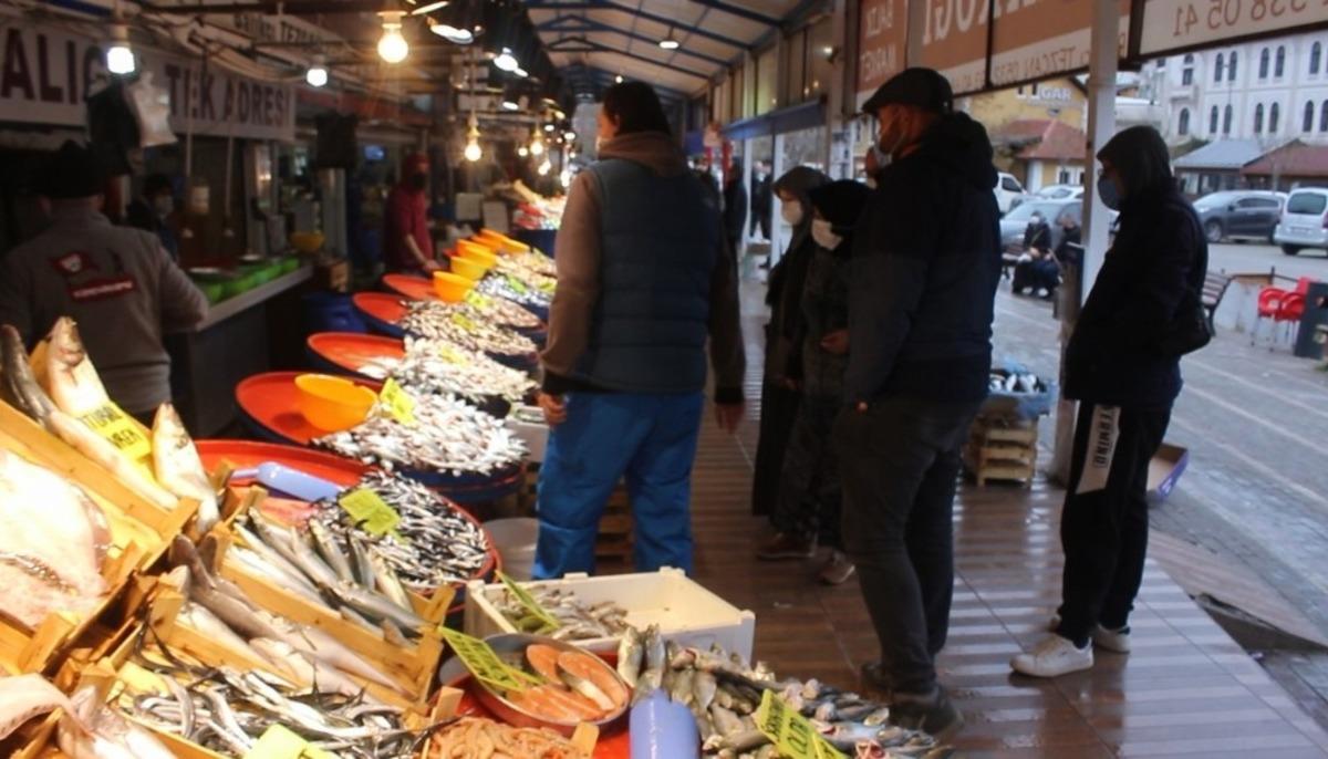 (&Ouml;zel) Balık tezgahlarında hafta i&ccedil;i bereketi