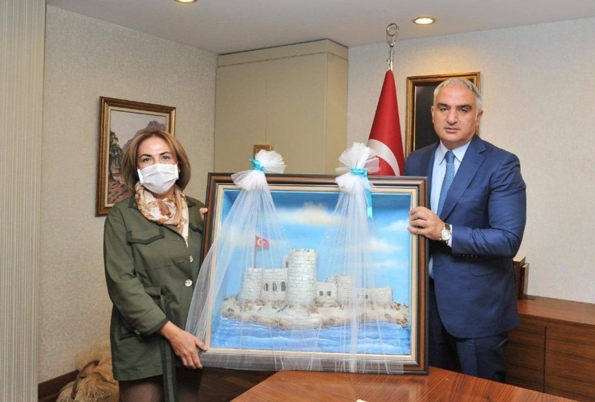 Yılmaz&rsquo;dan Uzuncabur&ccedil; i&ccedil;in proje m&uuml;jdesi