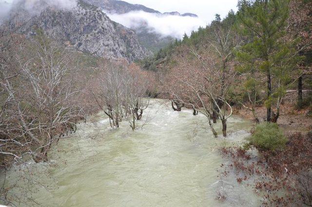 altınbeşik mağarasındasel