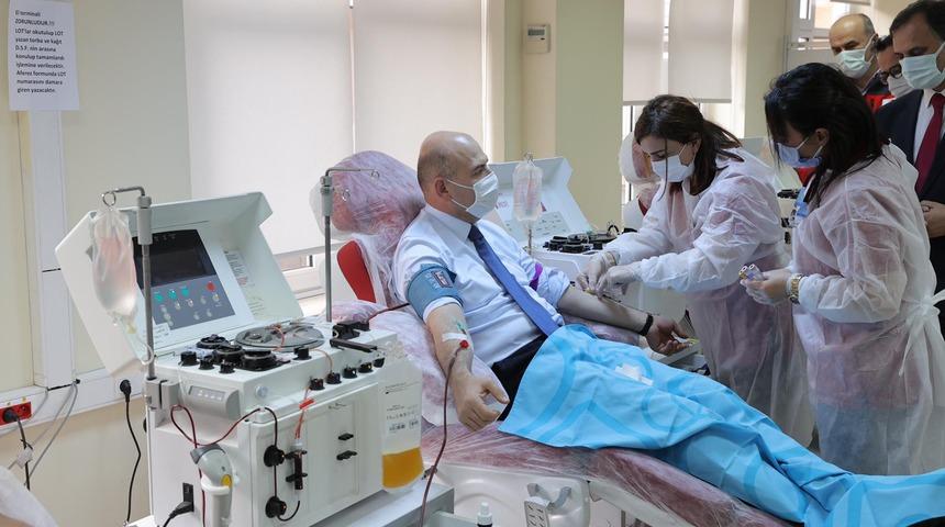 Koronavir&uuml;s&uuml; yenen Bakan Soylu, imm&uuml;n plazma bağış&ccedil;ısı oldu