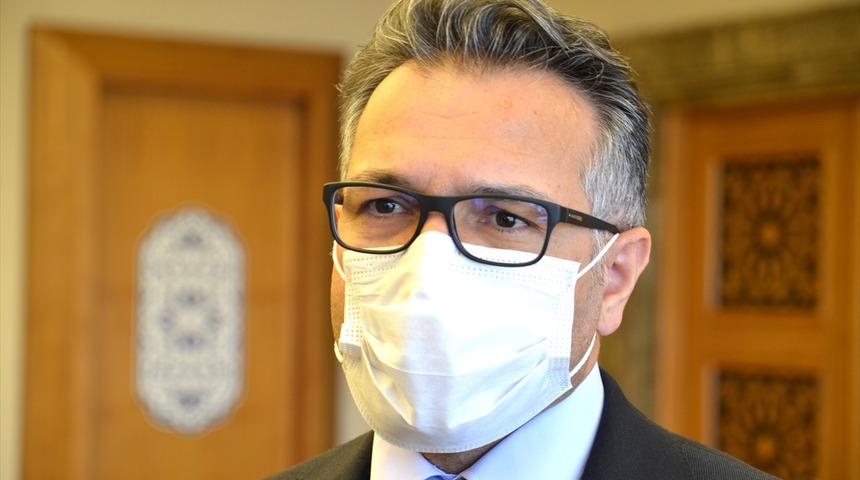 Koronavir&uuml;s pozitifken yaşadıklarını anlattı: Kaslarımın cımbızla &ccedil;ekildiğini hissettim