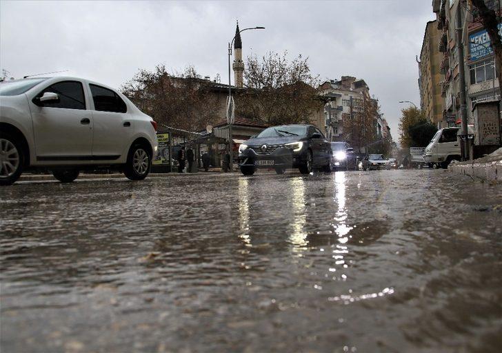 Elazığ’da sağanak yağış etkili oluyor G4
