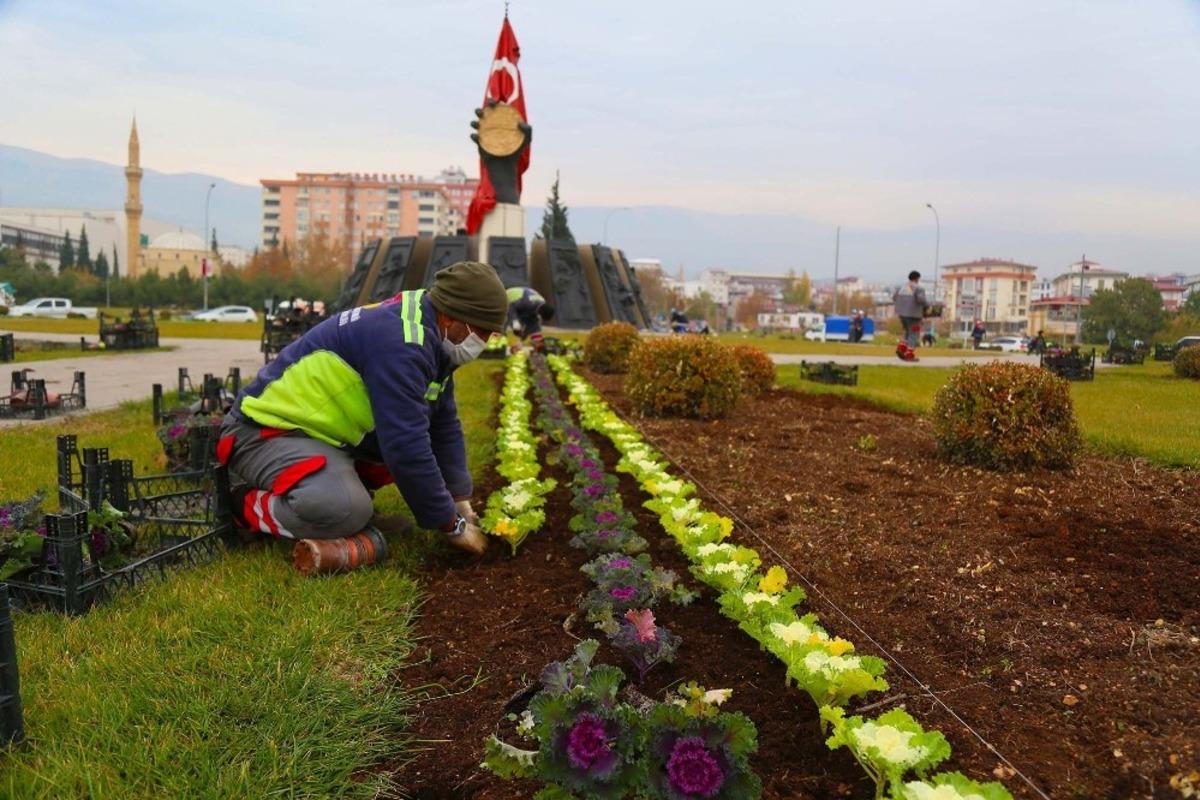 Kahramanmaraş &ccedil;i&ccedil;eklerle renkleniyor