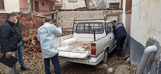 Hırsızlık şüphelisini, çaldığı araçta unuttuğu manivela yakalattı