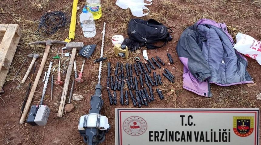 Erzincan&rsquo;da tarihi eser aramak i&ccedil;in ka&ccedil;ak kazı yapan 5 kişi yakalandı