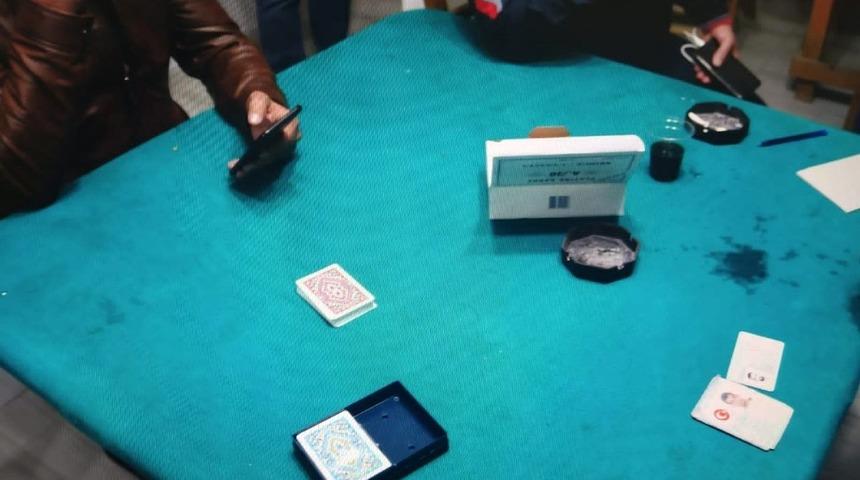 Barakada kumar oynarken yakalanan 13 kişiye 52 bin 650 lira ceza