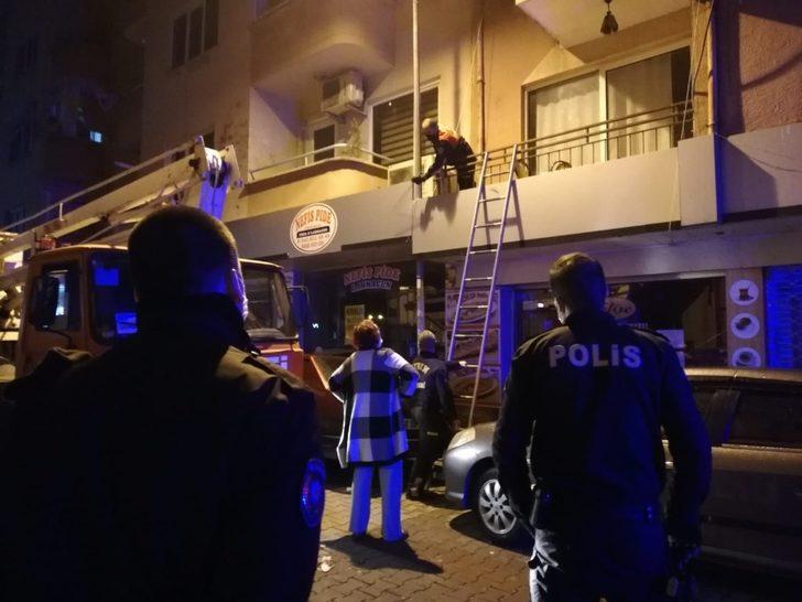 Balkonda mahsur kalan kedinin yardımına itfaiye koştu G1