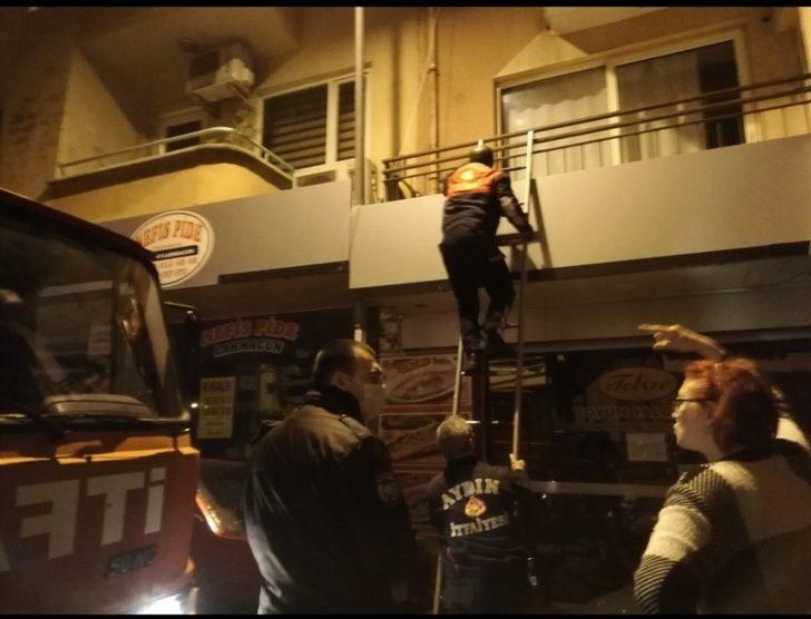 Balkonda mahsur kalan kedinin yardımına itfaiye koştu G5