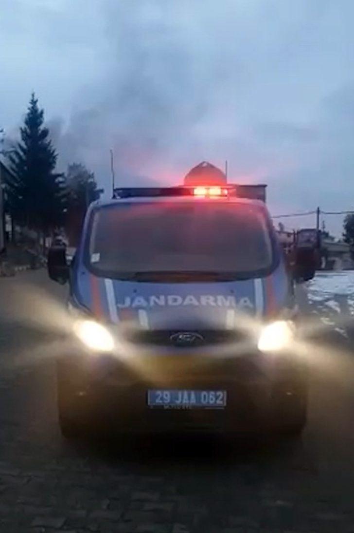 Jandarma köy köy gezip “Misafirliğe gitmeyin” diyor G4