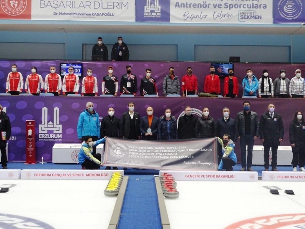 Esra &Ccedil;akmur Curling Ligi başladı
