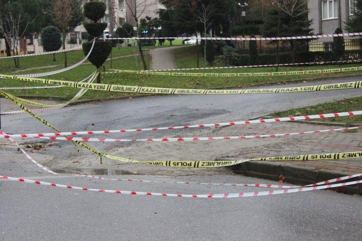 Kocaeli’de göçük oluşan cadde trafiğe kapatıldı G3