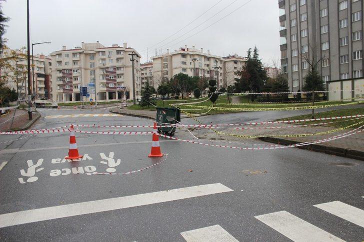 Kocaeli’de göçük oluşan cadde trafiğe kapatıldı G4