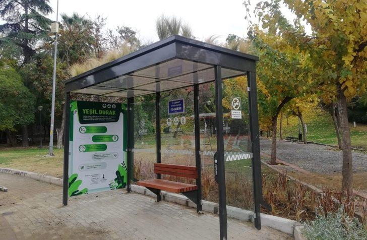 İzmir’deki ’doğa dostu’ durak görenleri şaşırtıyor G2