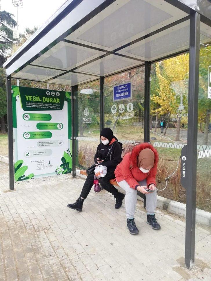 İzmir’deki ’doğa dostu’ durak görenleri şaşırtıyor G3