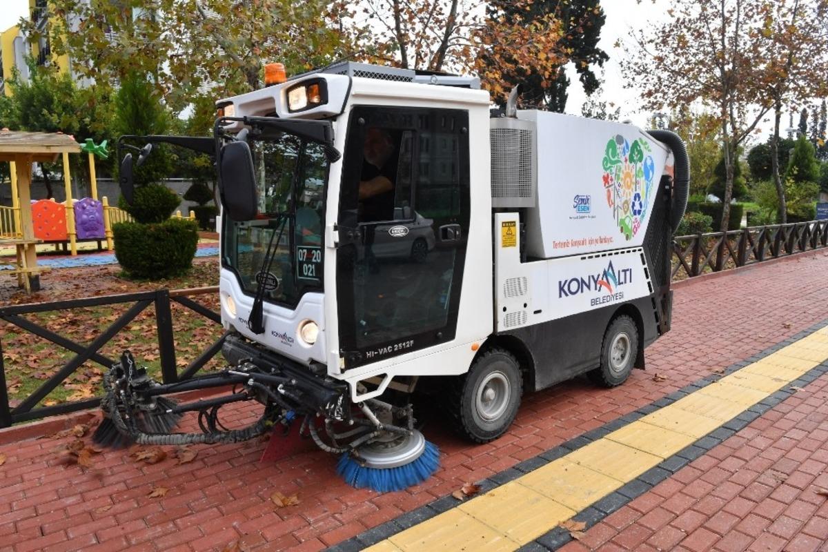 Konyaaltı&rsquo;na yeni temizlik aracı alındı