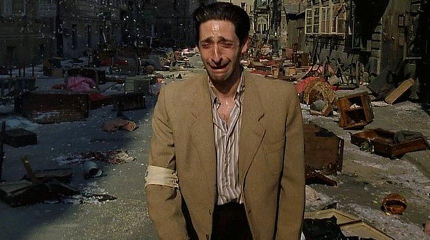 Piyanist filminde unutulmaz bir performansa imza atmıştı! Adrien Brody gizemli bir cinayetin peşinde 