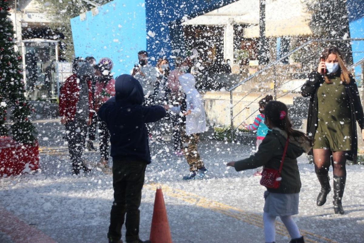 Bodrum&rsquo;a lapa lapa kar yağdı