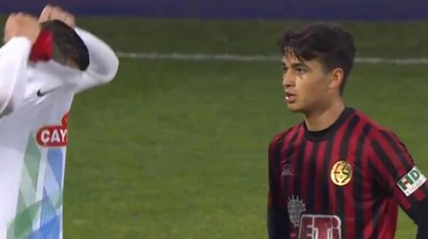 Buğra &Ccedil;ağlıyan ile Samudio&rsquo;nun forma değişimi olay oldu