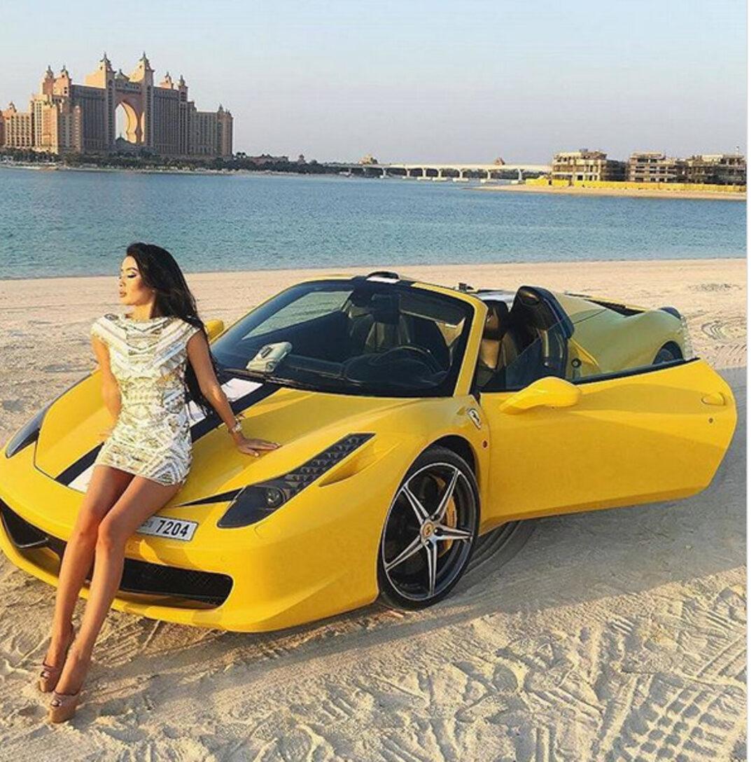 Hot Dubai Girl