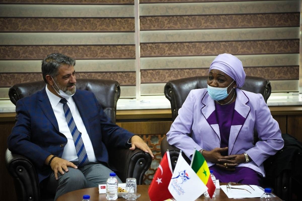 Senegal&rsquo;den KB&Uuml;&rsquo;ye ziyaret