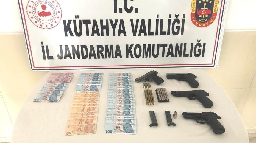 K&uuml;tahya&rsquo;da sahte para operasyonu: &Ccedil;ok sayıda g&ouml;zaltı var