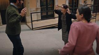 Masumlar Apartmanı 14. son bölümde finaline damga vuran Safiye ve Naci sahnesi! Safiye ilk defa dışarı çıktı 