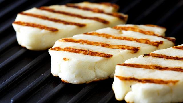 Hellim peynirini kurutmadan kızartmanın püf noktaları