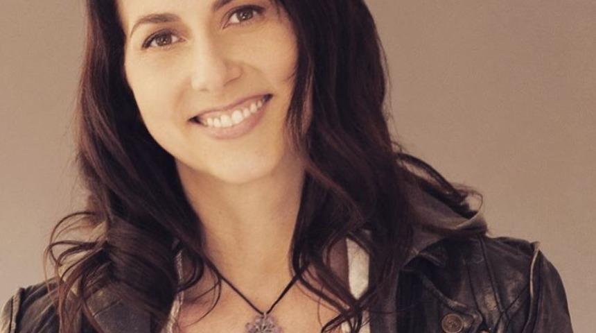 Boşandıktan sonra en az 4 milyar dolar bağışladı