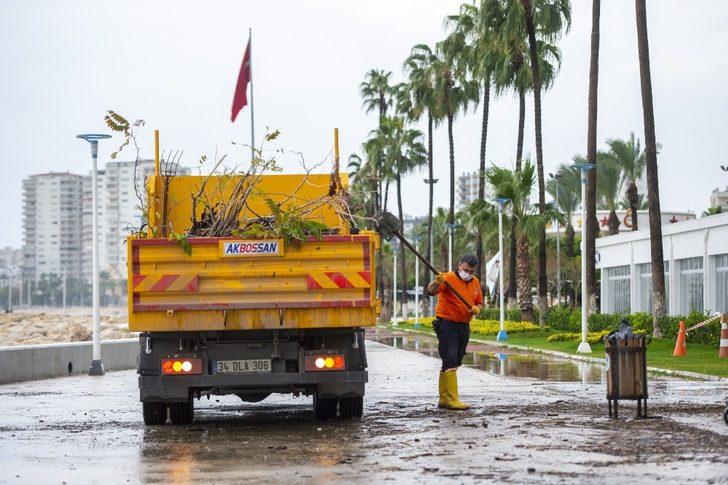 Mersin’de yoğun yağışın izleri siliniyor G2