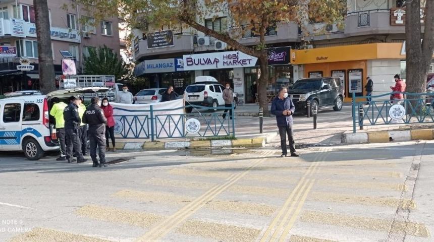 Geri manevra yapan aracın &ccedil;arptığı kadın yaralandı