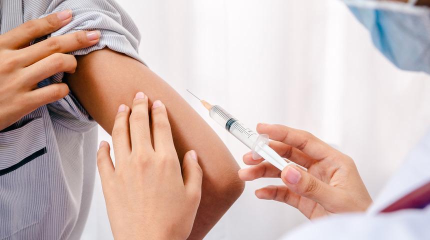 Uzmanlar uyarıyor: Aşı tek başına korumuyor! Maskeyi ne zaman &ccedil;ıkaracağız?