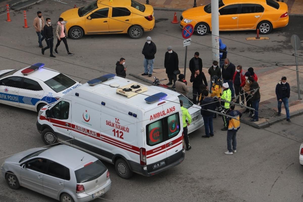 Otomobil ile motosiklet &ccedil;arpıştı: 1 yaralı