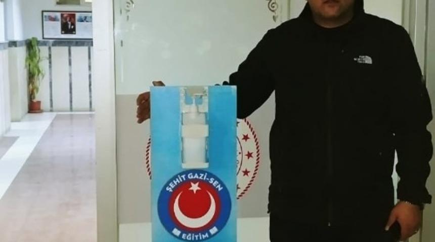 Şehit Gazi-Sen Van İl Başkanlığından kurumlara dezenfektan standı